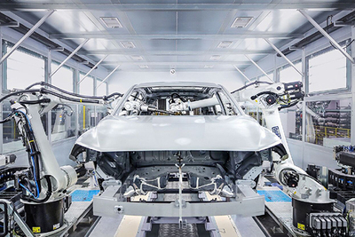 牽手吉利，轉(zhuǎn)型“造車”能否破局移動互聯(lián)網(wǎng)研發(fā)的邊界？